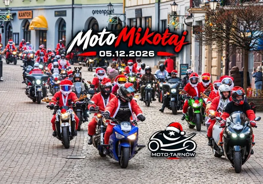 Parada Moto Mikołajów: motocykliści w strojach Mikołaja na tarnowskiej starówce